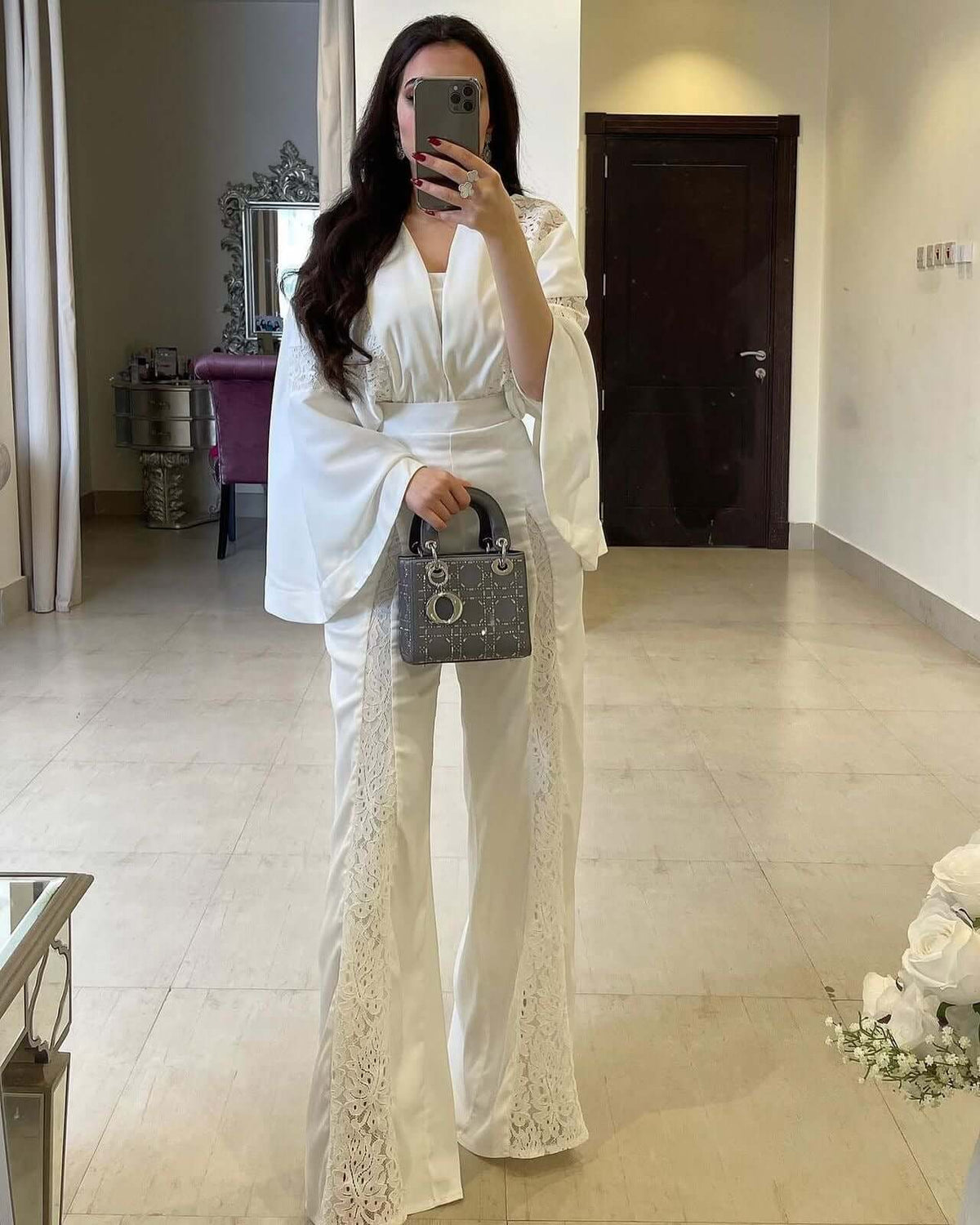 فستان جمبسوت أنيق وجذاب - إطلالة فريدة
