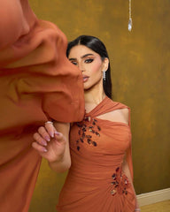 فستان سهرة ناعم راقي وانيق