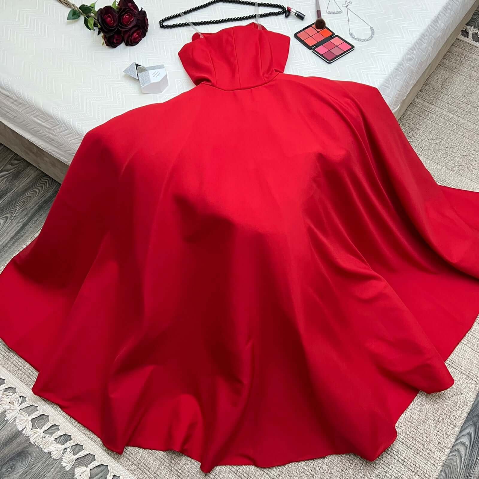 فستان سهرة احمر دبل كلوش