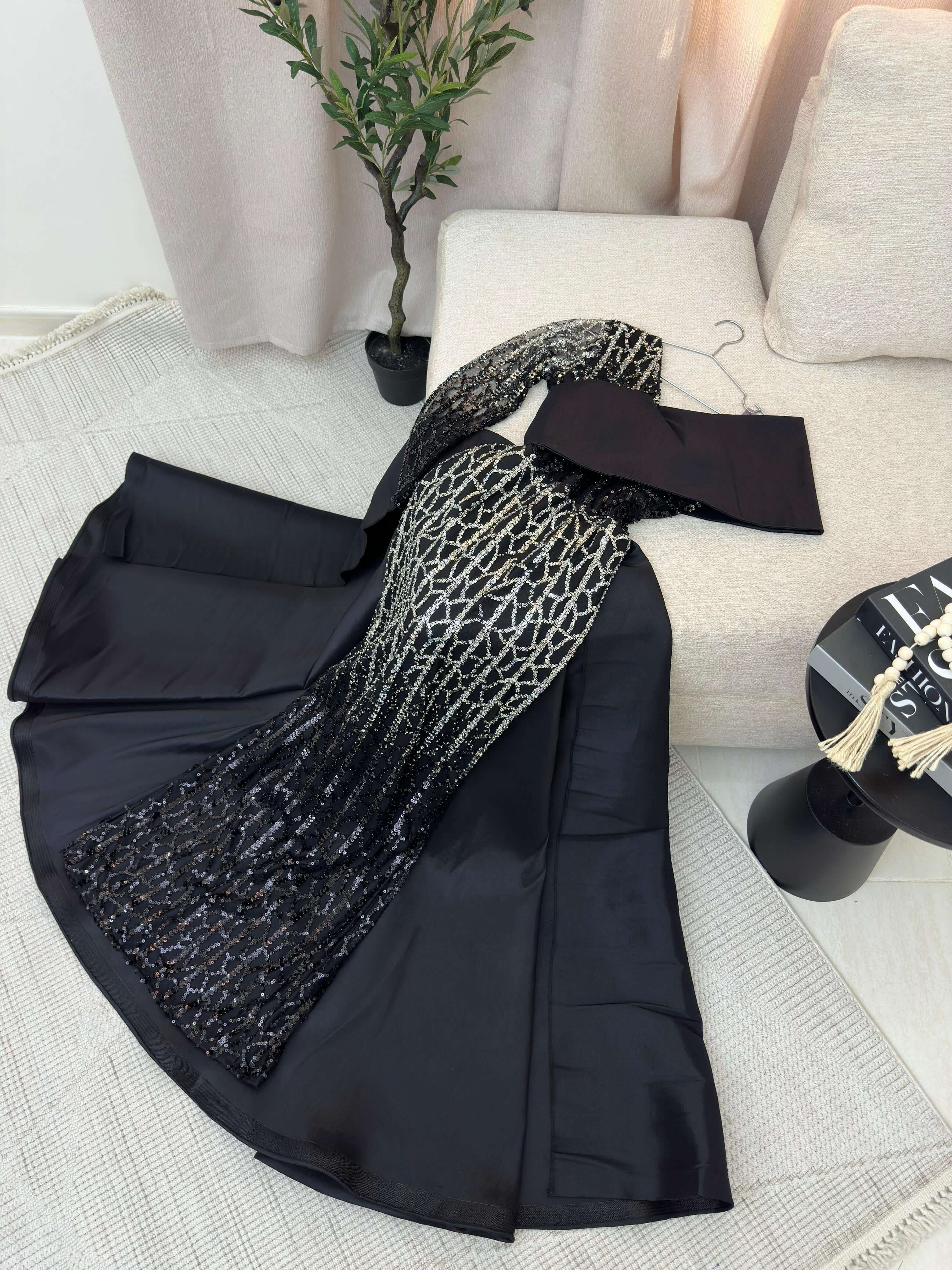 فستان سهرة خرز وذيل شانطون - أناقة متكاملة