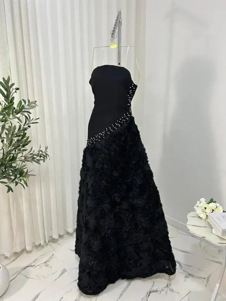 الأسود بلمسة برّاقة