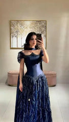 فستان سهرة ملكي بلون كحلي بتصميم أنيق