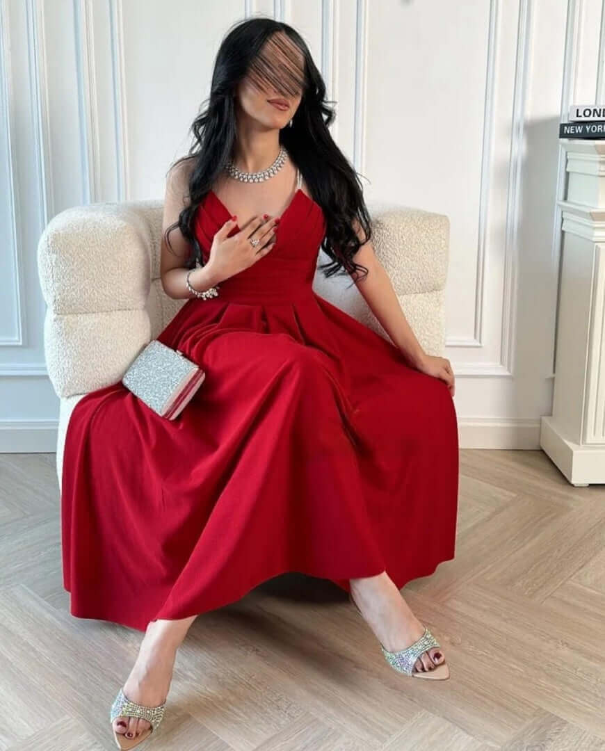 فستان سهره ناعم أنيق باللون الأحمر