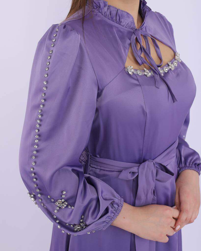 ⁨فستان ستان كسرات ⁩